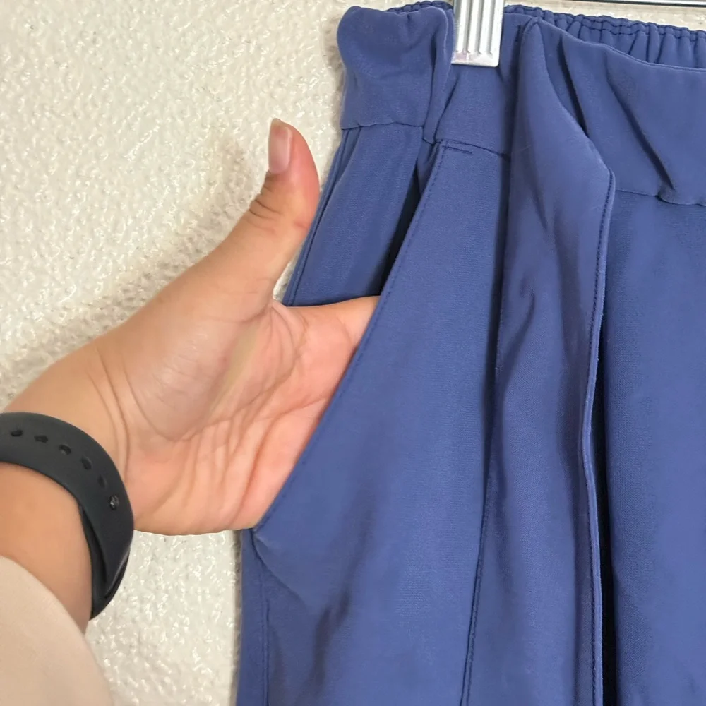 Lululemon Noir Pants Women’s size 6 Gatsby Blue Woven Belted Career Office